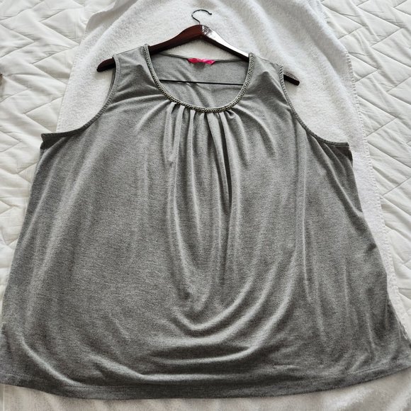 EUC 3x NjP grey tank top with chain detail - Picture 3 of 6